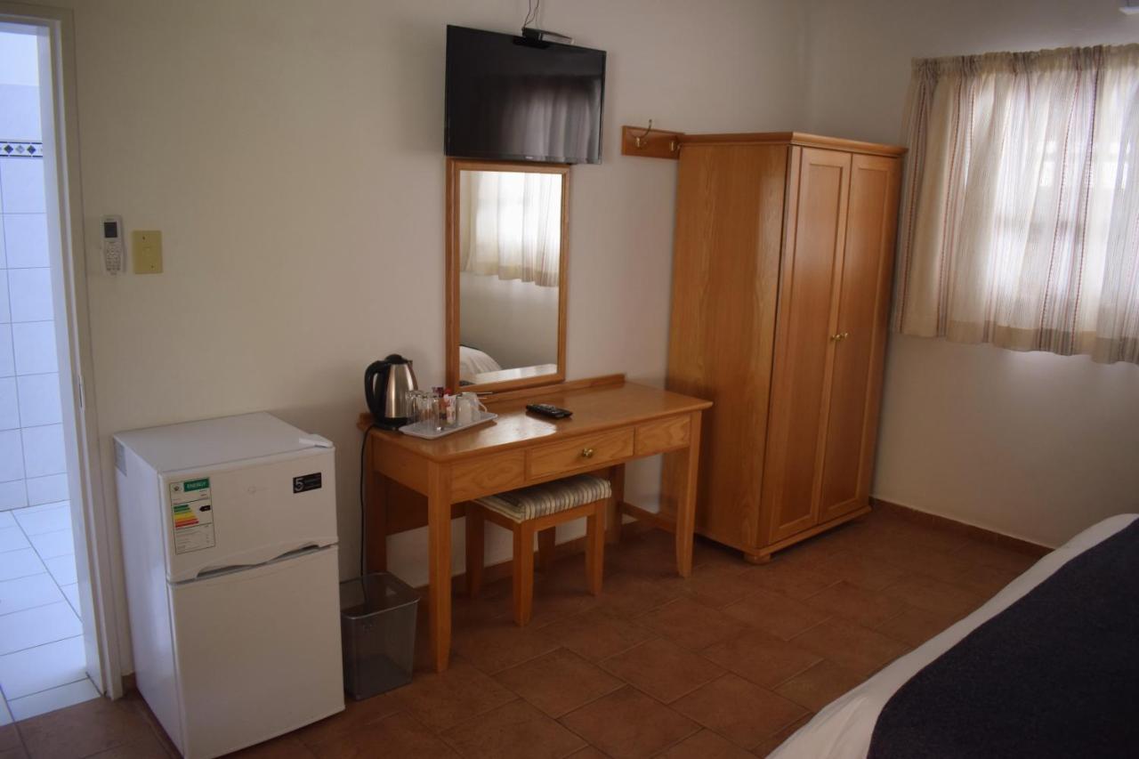 Central Hotel Омаруру Экстерьер фото
