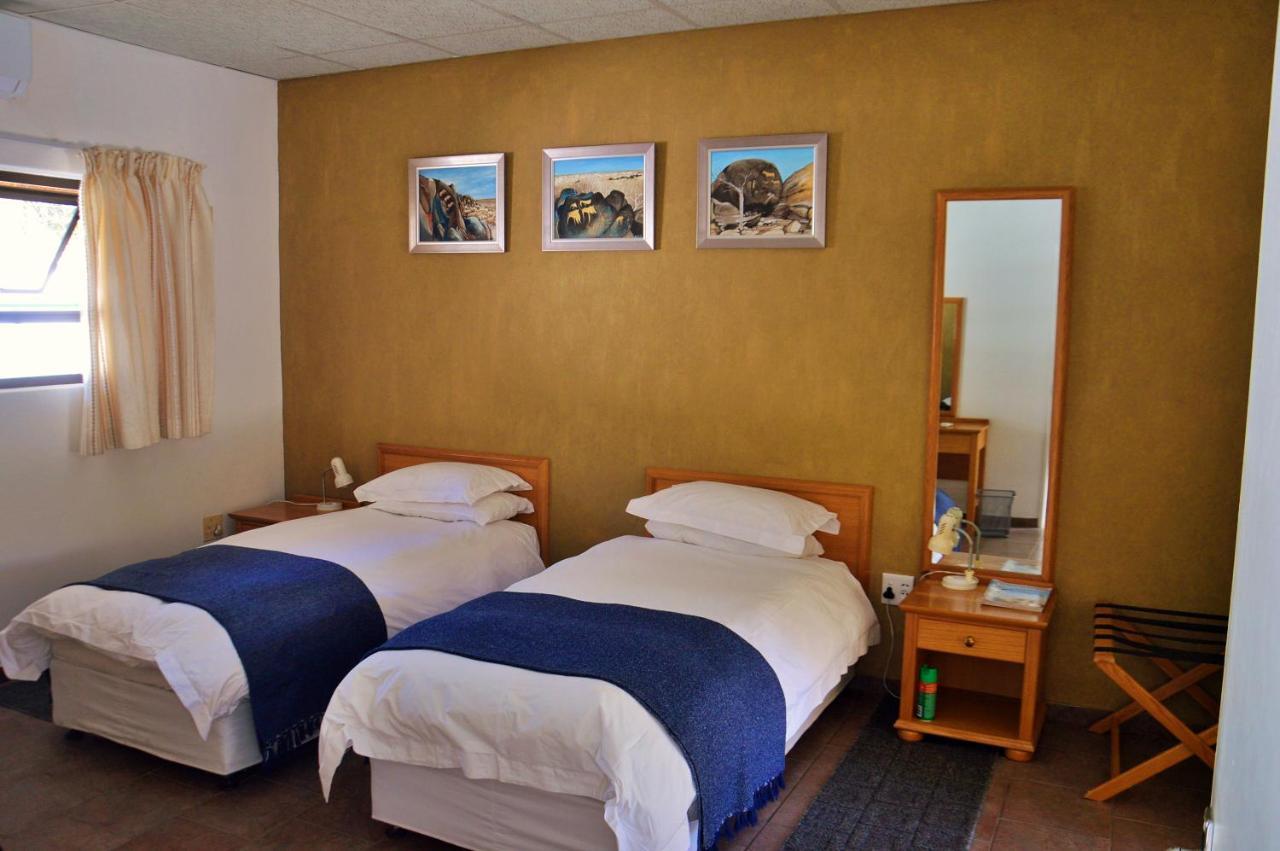 Central Hotel Омаруру Экстерьер фото